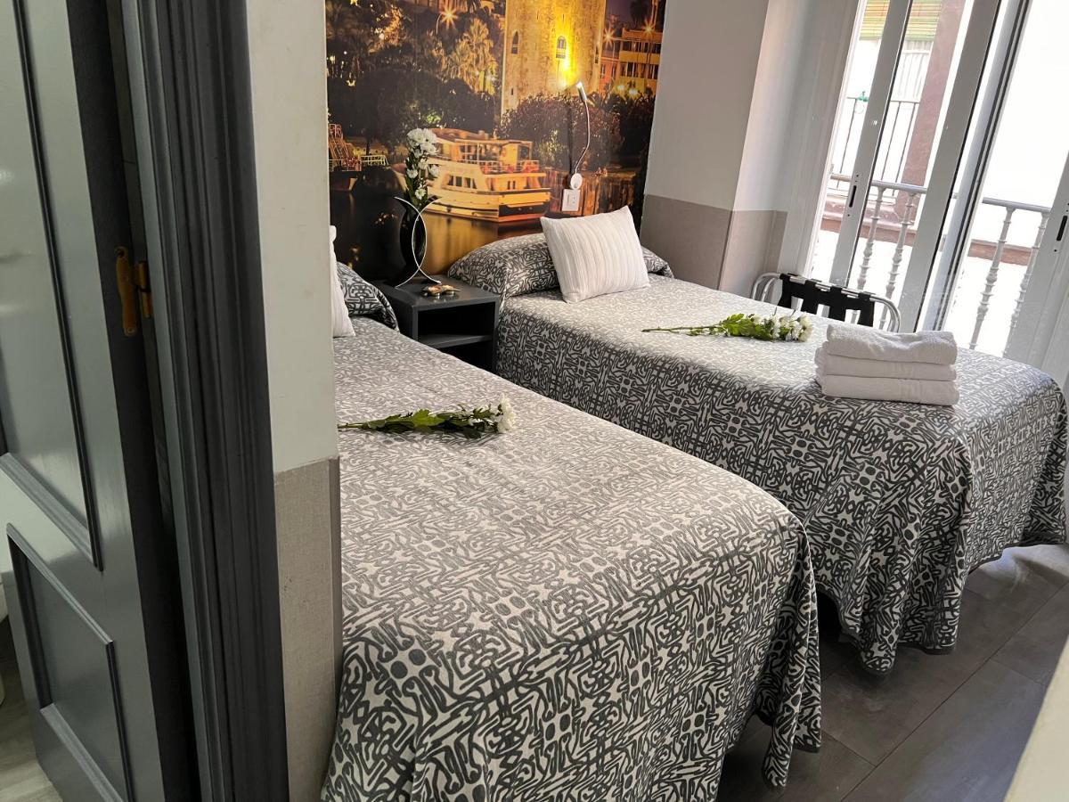 Hostal Paco'S Севилья Экстерьер фото