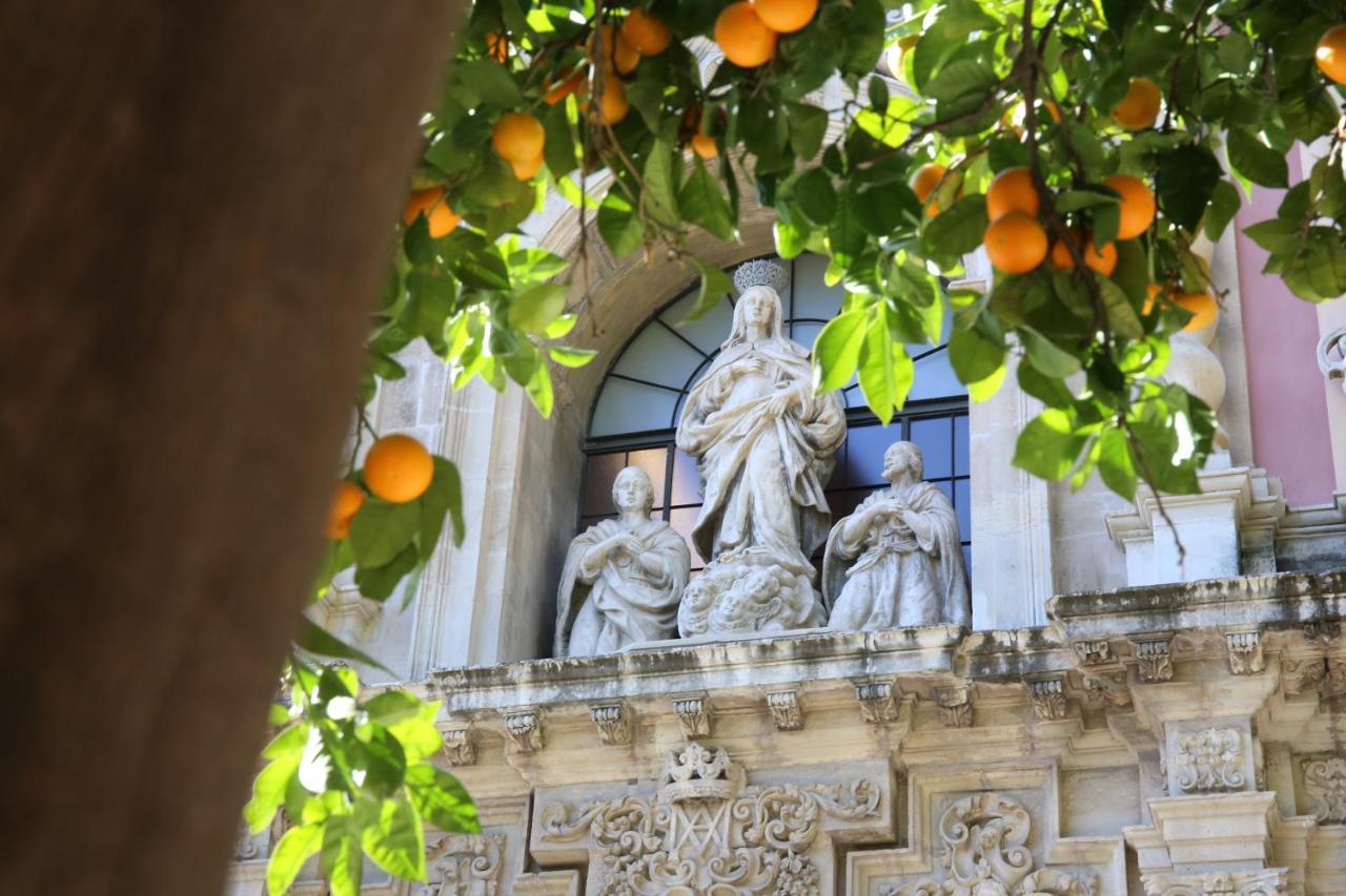 Hostal Paco'S Севилья Экстерьер фото The Orange Trees of Sorrento